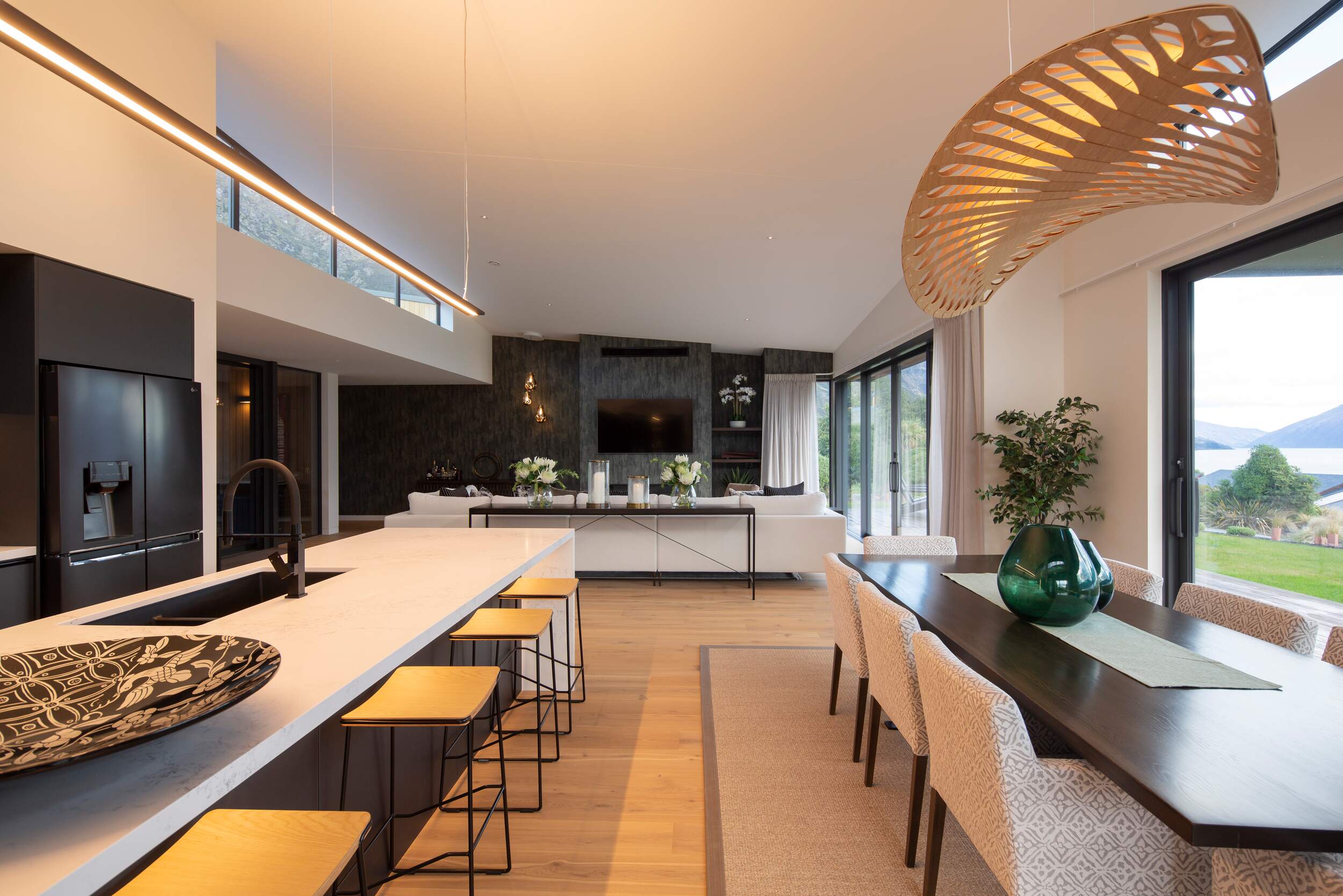 12_Carlin_Creek_Lakeside_Estate_07696